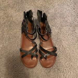 American eagle sandals